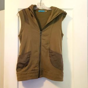 Alice + Olivia vest with hood